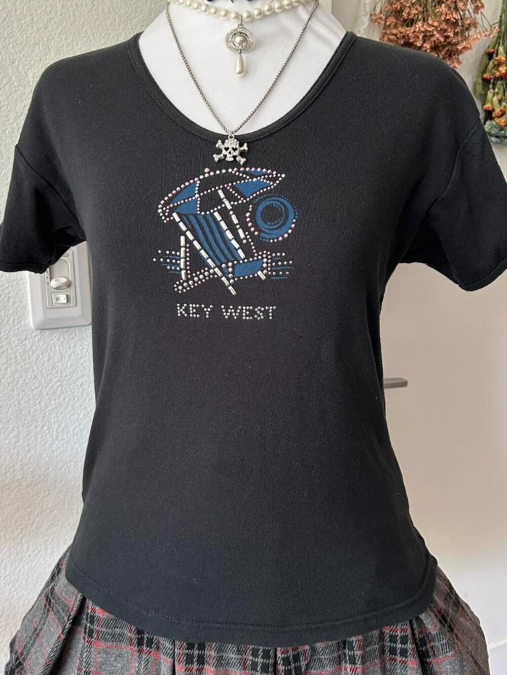 Y2K QH Black "Key West" Short Sleeve Baby Tee